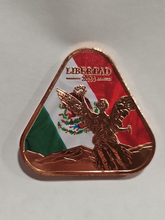 Libertad Other - Colonial Libertad Triangular Copper Medallion - Red, White & Green